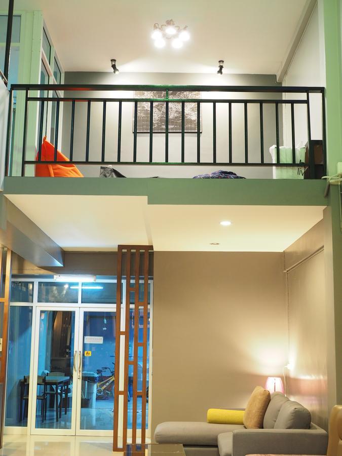 Hostel A Nighttime Krabi town Exterior foto